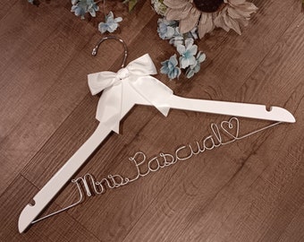 Personalized,Gift for Bride,Wedding Hanger,Custom Bride Gift, Bridal Hanger, Bridal Shower Gift, Name Hanger, Bridesmaid