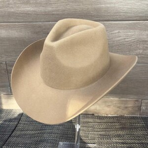 Cowboyhut aus australischer Wolle mit steifer, flacher Krempe - strukturierter Hut im Westernstil Camel