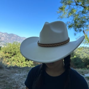 New Fall Colors !! Premium Quality!!Best Seller!! Vegan Cattlemen Cowboy hat With Suede Belt.