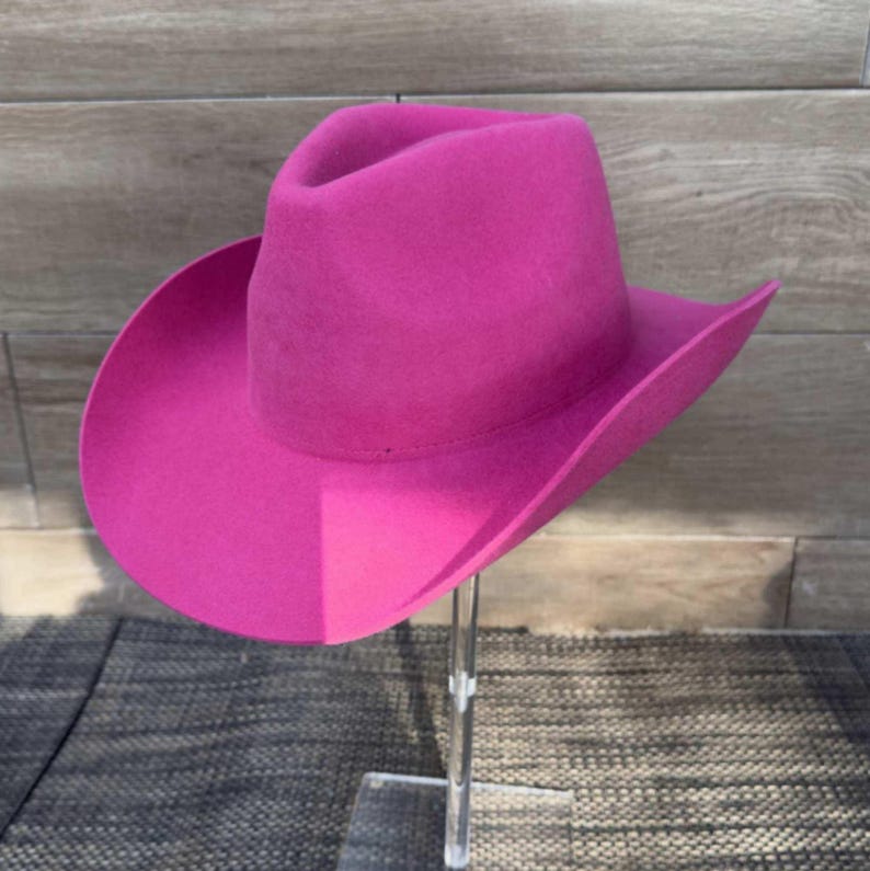 Cowboyhut aus australischer Wolle mit steifer, flacher Krempe - strukturierter Hut im Westernstil Fuchsia