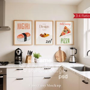 Może przedstawiać: Trzy oprawione wydruki artystyczne z motywami kulinarnymi wiszą nad białym blatem kuchennym. Na wydrukach widnieją słowa "NIGIRI", "PIZZA" i "your Design here zel". Grafika zawiera ilustrację sushi, kawałek pizzy i ilustrację jedzenia.