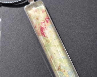 Collar con colgante rectangular, cordón negro de 16", diseño floral