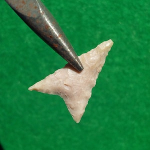 AUTHENTIC TEXAS ARROWHEAD 15/16&quot; Starr - Mississippian to Historic 1000 - 250 B.P. Ultra-Thin & Very Well Flaked - A Rare Type G8