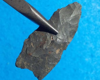 NEW YORK ARROWHEAD with C.O.A. 1-7/8" Steubenville Nice Workmanship with Ground Base & Stem Ben Stermer C.O.A. Early Archaic 8950 -7450 B.P.