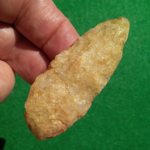 2-3/4" Guilford Round Base Authentic SOUTH CAROLINA ARROWHEAD Middle Archaic 6500 - 5000 B.P. A Nice Example Made from Quartzite