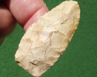 AUTHENTICATED ILLINOIS ARROWHEAD 2" Knife or Preform Late Archaic - Woodland 3250 - 750 B.P. Thin with Fine Flaking with Ben Stermer C.O.A.