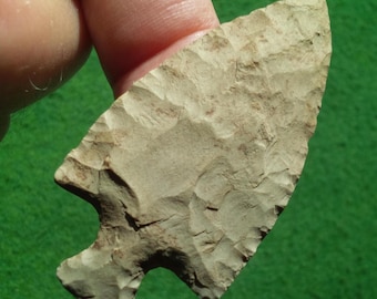 AUTHENTIC INDIANA ARROWHEAD 2-3/8" Motley Notched Thin with Hi Quality Flaking & Workmanship. Basal Thinning / Grinding - Ground Stem Edges