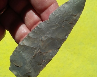 AUTHENTIC OHIO ARROWHEAD 3-5/8" Benton Middle Archaic 6000 - 4000 B.P. Thin and Very Well Flaked with Hi Quality Workmanship Truncated Base