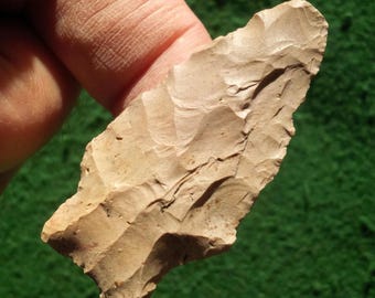 AUTHENTIC OKLAHOMA ARROWHEAD 2" Heavy Duty - Early to Mid Archaic, 7000 - 5000 B.P. Thin with Serrations & Stem Edge Grinding. Has Tip Wear