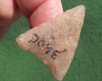 AUTHENTIC CONNECTICUT ARROWHEAD 1-5/16" Levanna - Thin with Hi Quality Workmanship from Quartz Late Woodland - Mississippian 1300 - 600 B.P.