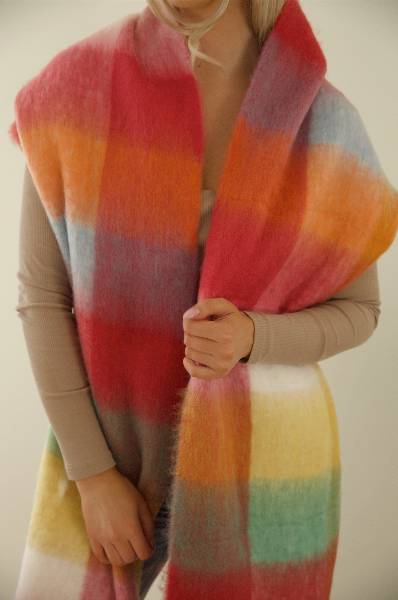 NEUTRAL SHADOW STRIPE FRINGE SCARF main image 0