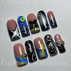 Coraline press on nails|themed nails|coraline|handmade nails| spooky season|fall nails|halloween nails