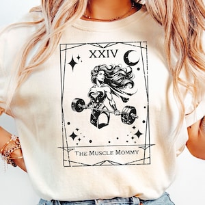 Muscle Mommy Tarot Card Gym Pump Cover T-Shirt für Frauen, Shirt für Gym-Liebhaber, Comfort Colors Pump Cover für Fitness-Liebhaber, übergroßes T-Shirt