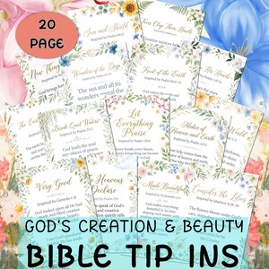 Puede incluir: Una colección de 20 páginas de Bible tip-ins con bordes florales y texto inspirador. Cada página muestra versículos como Sun and Shield, Trees Clap Their Hands y Maker of Heaven and Earth, decorados con flores y vegetación en acuarela.