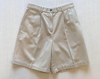 Vintage L.L. Bean Beige Pleated Safari Shorts w/ Stretch Waist – 29 to 32 Waist