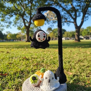 Virkat Halloween-spöke och ansiktslöst mönster: 2-i-1 flytande design PDF