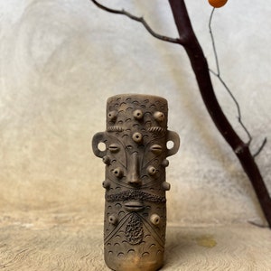 Autentico vaso decorativo in argilla fumé fatto a mano