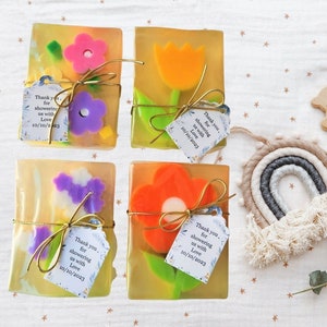 Set of 4 bars soaps,Personalized soaps, glycerin, bridal party favors,wedding, baby shower favors, party favors, guest gifts. flowers.