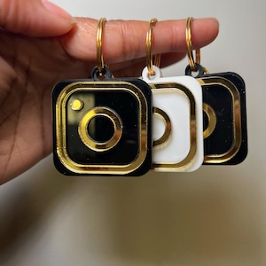 Custom NFC Keychain: Acrylic Digital Business Card - Instagram & URL Sharing