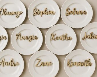 Personalized Acrylic Place Cards: Elegant Wedding Table Decor
