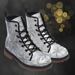 Stivali in pelle con fiori invernali: stivali invernali leggeri con motivi floreali, scarpe dipinte con fiocchi di neve e calzature da festival per il tuo look esclusivo, regalo perfetto