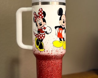 Vaso Stanley inspirado en Mickey y Minnie de Disney
