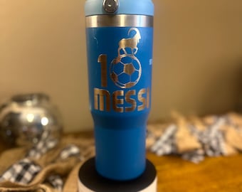 Op voetbal geïnspireerde beker op Messi