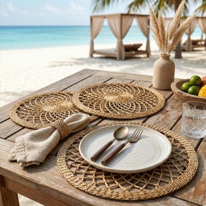 Handgewebtes Seegras-Tischset: Boho-Sommertisch, Esszimmerdekor, Ladegerät-Matte, runde gewebte Tischsets für Speisen auf der Terrasse