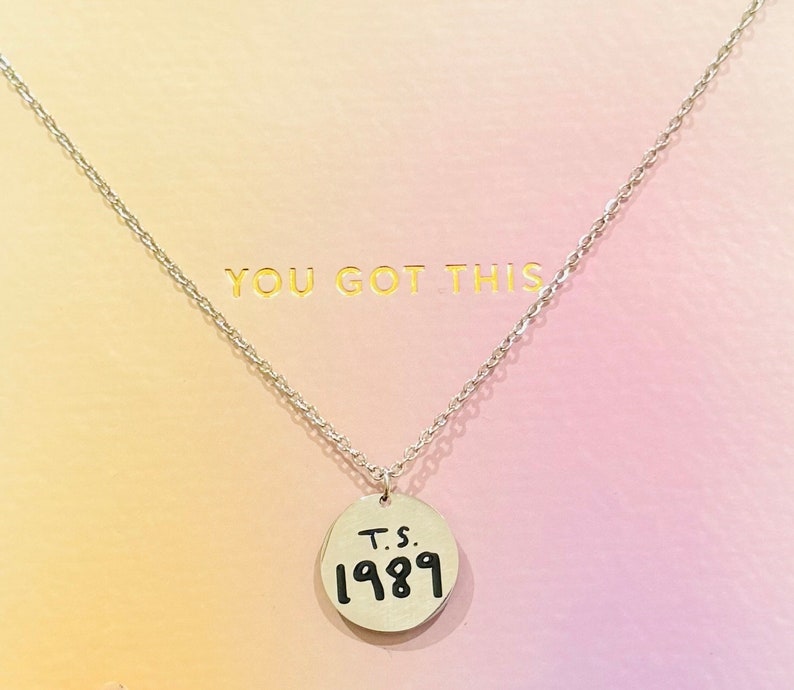 </p><h4>Taylor Swift 1989 Pendant Necklace</h4><p>