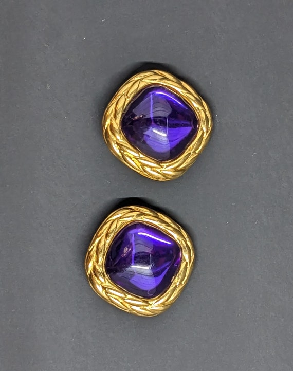 Signed Trifari purple and gold clip on earrings - image 1