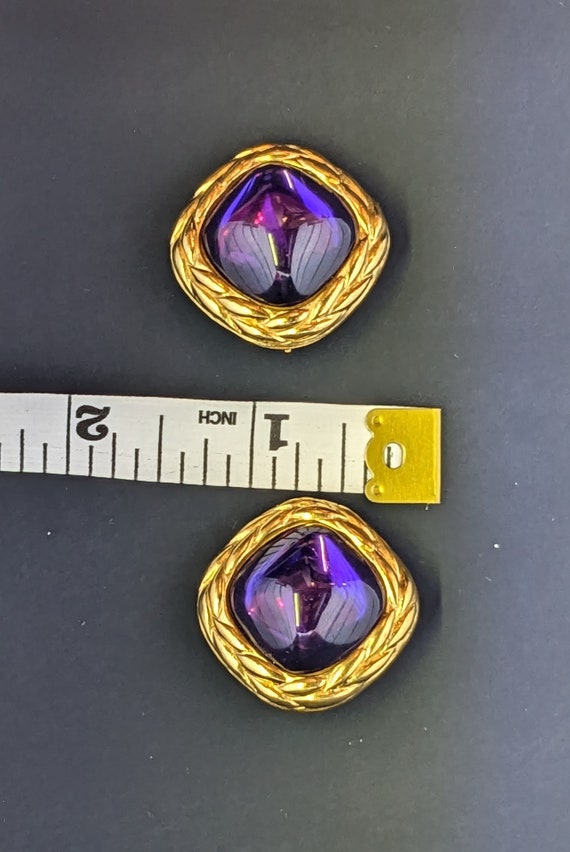 Signed Trifari purple and gold clip on earrings - image 3
