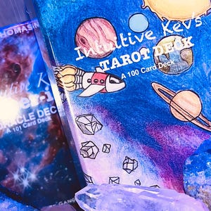 La baraja de tarot de Intuitive Kev