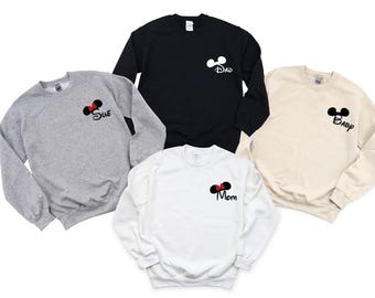 Sudadera Disney con nombre personalizado para mamá y papá, sudadera Disney para vacaciones familiares, mundo mágico de Disney, sudadera con capucha familiar para Disneyland, sudadera Disney de bolsillo para la familia