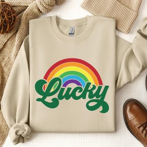 Chemise arc-en-ciel porte-bonheur, chemise de la Saint-Patrick, chemise irlandaise, chemise à boire, chemise de la Saint-Patrick pour femme, chemises shamrock, trèfle porte-bonheur image 1