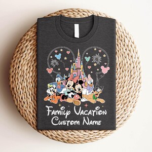Maglietta Mickey Friends per le vacanze in famiglia, maglietta Disney personalizzata con nome, maglietta abbinata per la famiglia, maglietta Mickey Friends Disneyworld, maglietta Disney Trip