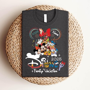 2025 Maglietta Disney con nome personalizzato, Maglietta per le vacanze in famiglia Topolino e Minnie, Maglietta regalo coordinata per la famiglia Disney, Maglietta coordinata Disneyworld, Amici di Topolino