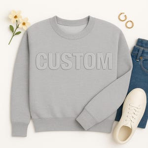 Sweat-shirt personnalisé avec texte en relief bouffant audacieux sur la poitrine et la manche, cadeau unisexe personnalisé pour homme ou femme, sweat à capuche avec texte en relief