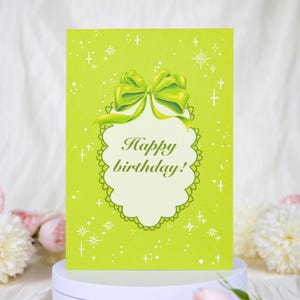 Tarjeta de cumpleaños clásica con lazo verde, minimalista, sencilla y elegante con un bonito diseño de lazo, hecha a mano y con un sobre.
