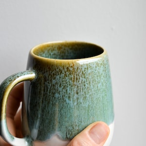 10 oz / 300 ml grüne Steinzeug-Tasse, Keramiktasse mit Henkel, Steinzeug-Teebecher mit tropfender Glasur, moderne Kaffeetasse Bild 7