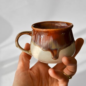 4,5 oz/135 ml handgemaakte melkachtige koffie drippy glazuur steengoed mok, keramische espresso mok met handvat, keramische theetuimelaar afbeelding 1