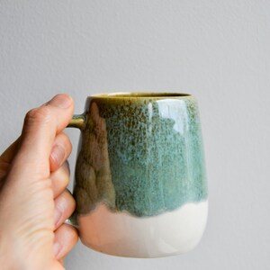 10 oz/300 ml Stoneware Green Mug, Ceramic Mug with Handle, Stoneware Tea Tumbler with Drippy Glaze, Modern Coffee Mug image 6