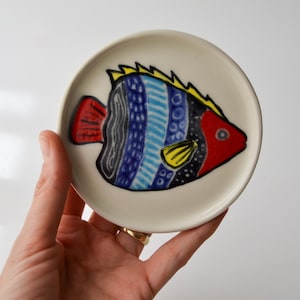 Mini Stoneware Fish Wall Plates, Hand-Painted Fish Design, Pottery Wall Decor Fish Illustration, Ideal for Home/Kitchen Décor or Gifting