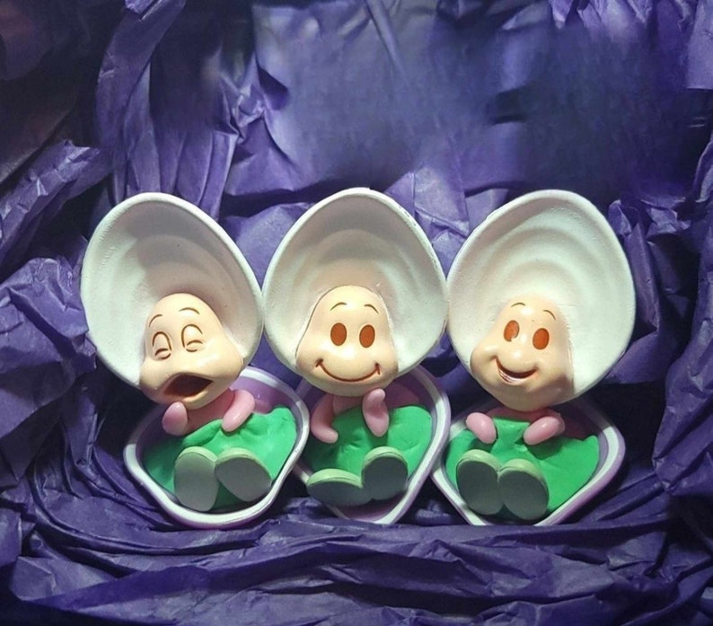 Alice in Wonderland Baby Oysters 2nd Picture for SIZE - Etsy