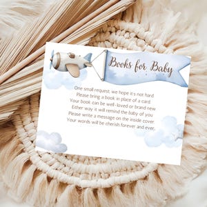 "Bücher fürs Baby Grußkarte ""Landung bald"" zur Babyparty." Motiv mit Flugzeug. Bringen Sie ein Buch anstelle einer Kartenvorlage mit. d47.05