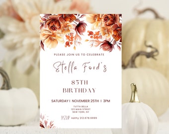 Può includere: Un invito per celebrare l'85° compleanno di Stella Ford. L'invito presenta un design floreale con colori autunnali e il testo "PLEASE JOIN US TO CELEBRATE Stella Ford's 85TH BIRTHDAY SATURDAY | NOVEMBER 25TH | 3PM TUTTA BELLA 123 MAIN STREET NEW YORK, NY RSVP kathy 212.678.9999".