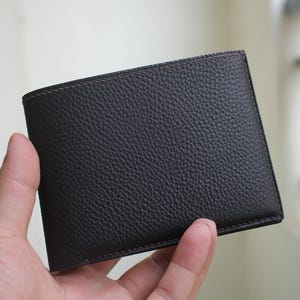 Togo Leder Geldbörse - Schwarz Pebble Außen & Braunes Glattleder Bifold - Handgemachte schlanke Brieftasche - Luxusgeschenk für Ihn