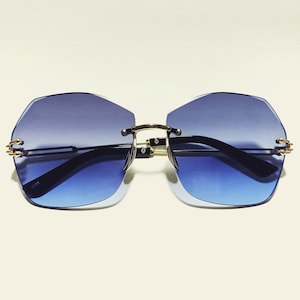 1960s Vintage Style Beatnik Mod Sharpen Round Gold Rim Translucent Sunglasses