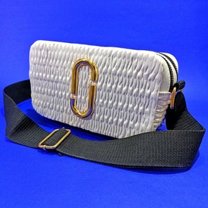 Die Luxe Touch Crossbody kleine Tasche von Crysta Creation, abnehmbare Riemen, Geburtstagsgeschenk für Sie, Frau Geschenk, Geschenk für Mama, Kunstleder