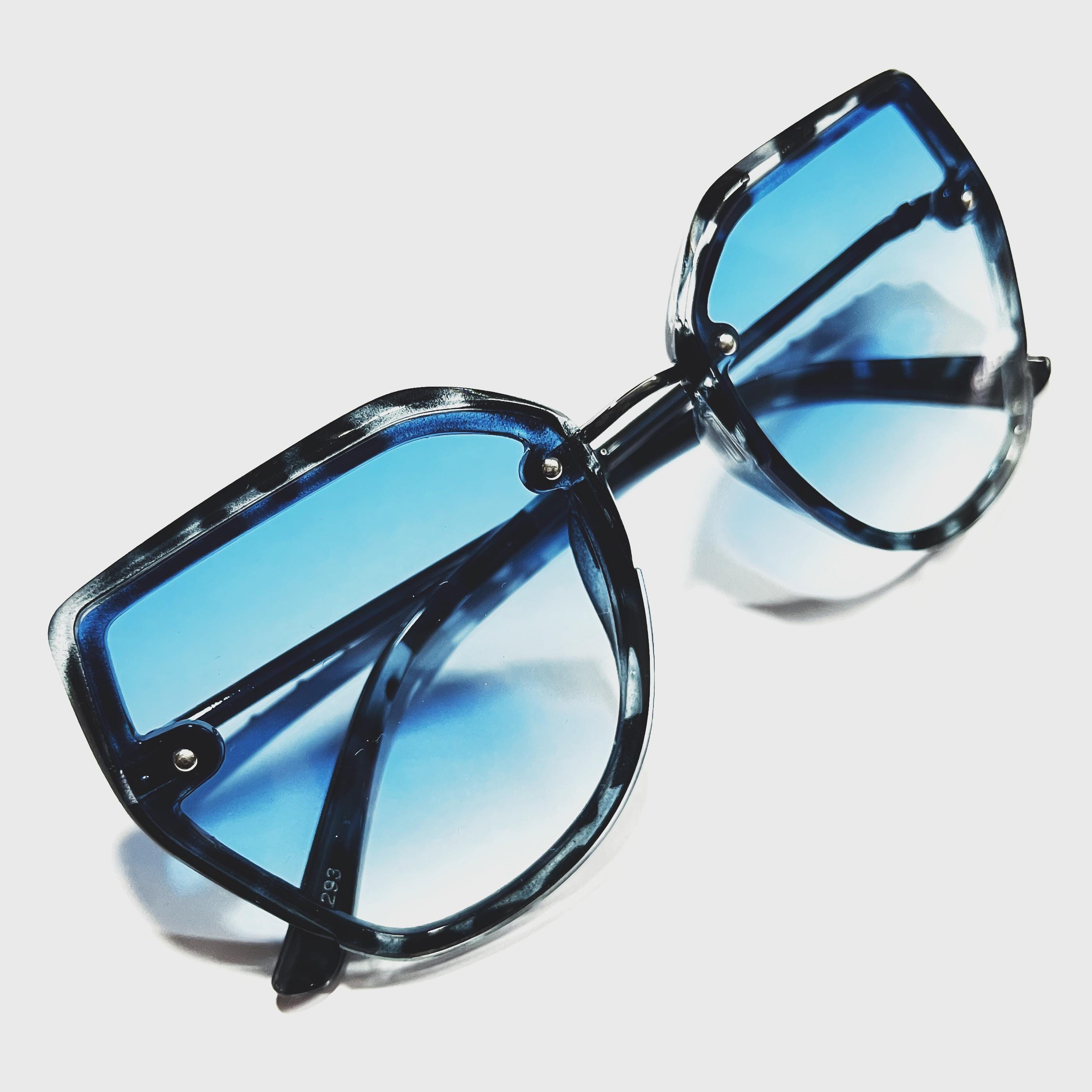 Retro 1970s MAZEY Vintage Style Oversized CAT-EYE Sunglasses 
