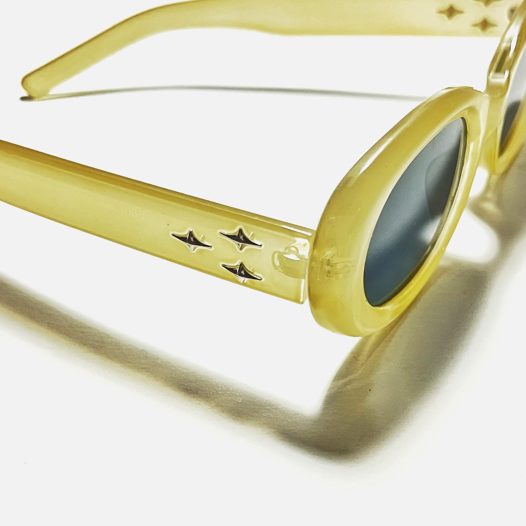 Vintage Candie\'s Cat Eye Sunglasses White and Yellow EUC Retro Framed Sunglasses Linea Vintage Tort Female Cat-Eye Sunglasses | Aire – AIRE US main image 4